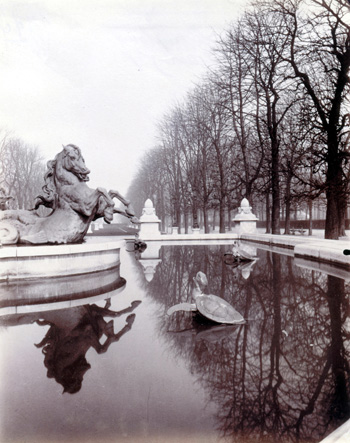 Eugène atget, eugène, eugene, atget, exposition, photo, photographie, photos, photographies, paris, carnavalet, rétrospective, moma, bnf, biographie, oeuvre, citation, man ray, ray, man, mac orlan