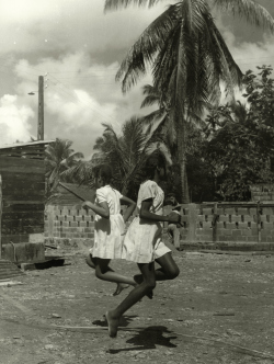 Denise Colomb Antilles Guadeloupe Martinique 1948 1958 Aimé Césaire voyage photo photographie pic picture agence rafot humaniste réalisme poétique réticulations hôtel de sully jeu de paume exposition