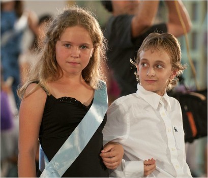 dancing in jaffa, politique, documentaire, tolérance, préjugés, Hilla Medalia, Pierre Dulaine, israël, Palestine, enfants, danse, couple, danseur, film, cinéma, Yvonne Marceau, Noor Gabai