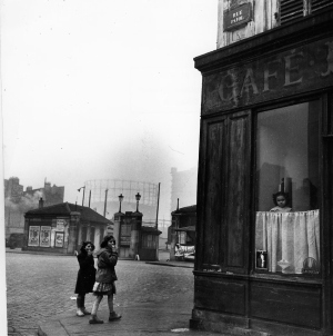 Robert Doisneau, du métier à loeuvre, exposition, fondation henri cartier-bresson, fondation hcb, photo, photos, photographie, photographies, banlieue, paris, cachan, nogent, puteaux, alfortville  