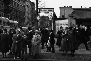 Berlin, C O, Don McCullin, the impossible peace, guerre, photographie, mur de Berlin, soldats, Nigeria, famine, Biafra, occupation, rétrospective, photoreporter, photoreportage, paysage, pauvreté