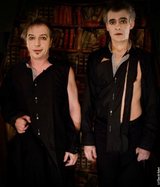 dracula, mon histoire, théâtre de la Huchette, Huchette, paris, vampire, histoire, théâtre, pièce de théâtre, comédiens, humour, britannique, nathalie juvet, bram stoker, stoker, stoker bram, adapté