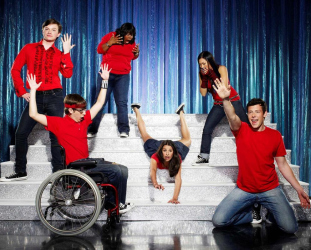 Glee, série, Ian Brennan, Brad Falchuk, Ryan Murphy, Dianna Agron, Chris Colfer, Jessalyn Gilsig, Jane Lynch, Jayma Mays, Kevin McHale, Lea Michele, comédie musicale, musical, madonna, cover, reprise