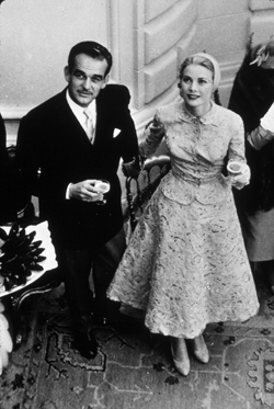 victoria and albert, museum, grace kelly, exhibition, exposition,
cinéma, photo, photos, photographie photographies, style, mode, fashion,
icon, icône, garde-robe, grace de monaco, princesse, star