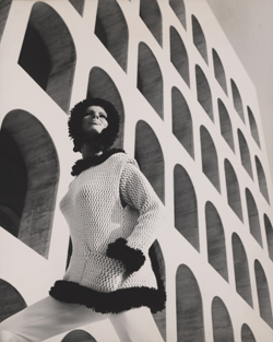 High sixties fashion, mode, photographie, berlin,
exposition, kunstbibliothek, helmut newton, f. c. gundlach, jean-loup
sieff, haute-couture, dessin, dessins, photographies, photos, photo