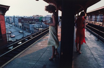 i spy, ville, urbain, photo, photographie, harry callahan, photography and the theater of street, artiste, cliché, théâtre, washington, exposition, national gallery of art, 1930-2010, photographe