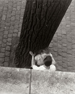 Izis, exposition, paris des rêves, Lituanie, Paris, Hôtel de ville, Izraël Biderman, Ecole humaniste, Cartier-Bresson, Doisneau, Ronis, Manuel Bidermanas, Armelle Canitrot, Maq