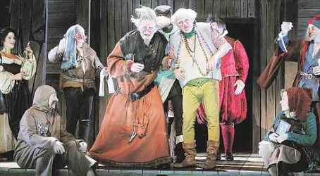 les joyeuses commères de Windsor, William Shakespeare, Théâtre, Comédie Française, Andrés Lima, Catherine Hiegel, Thierry Hancisse, farce, Angleterre, Falstaff