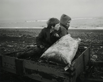 chris, killip, what happened, what, happened, great, britain, grande bretagne, john smith, john, smith, the girl, chewing gum, photo, photographie, bal, exposition, paris, le bal, rétrospective