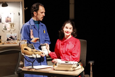 les travaux et les jours, michel, vinaver, dramaturge, pièce de théâtre, entreprise, années 70, Cosson, Gillette, Valérie Grail, Le Lucernaire, comédien, SAV, service après-vente, moulin à café