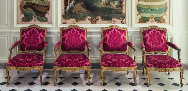 marie-antoinette, marie, antoinette, versailles, louvre, musée, château, saint-cloud, saint, cloud, arts, décoratifs, mobilier, bureau, chaise, analyse, exposition, meuble, photo, image, objets, art, histoire, classicisme, néoclassicisme, coffre, salon, vaisselle, toilette