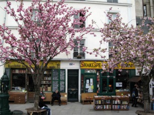 dossier librairies, shakespeare and co, paris, anglais, américain, livres, revue, écrivains, will simon, beat generation, paris, bohème, sylvia whitman, sylvia beach, joyce