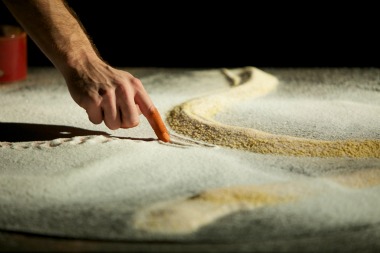 théâtre d`objet, théâtre, performance, artiste, manipulateur, objet, détournement, sous la neige qui tombe, théâtre de la marionnette, marionnette, acteur, conteur, isabelle bertola, jean-luc matteoli