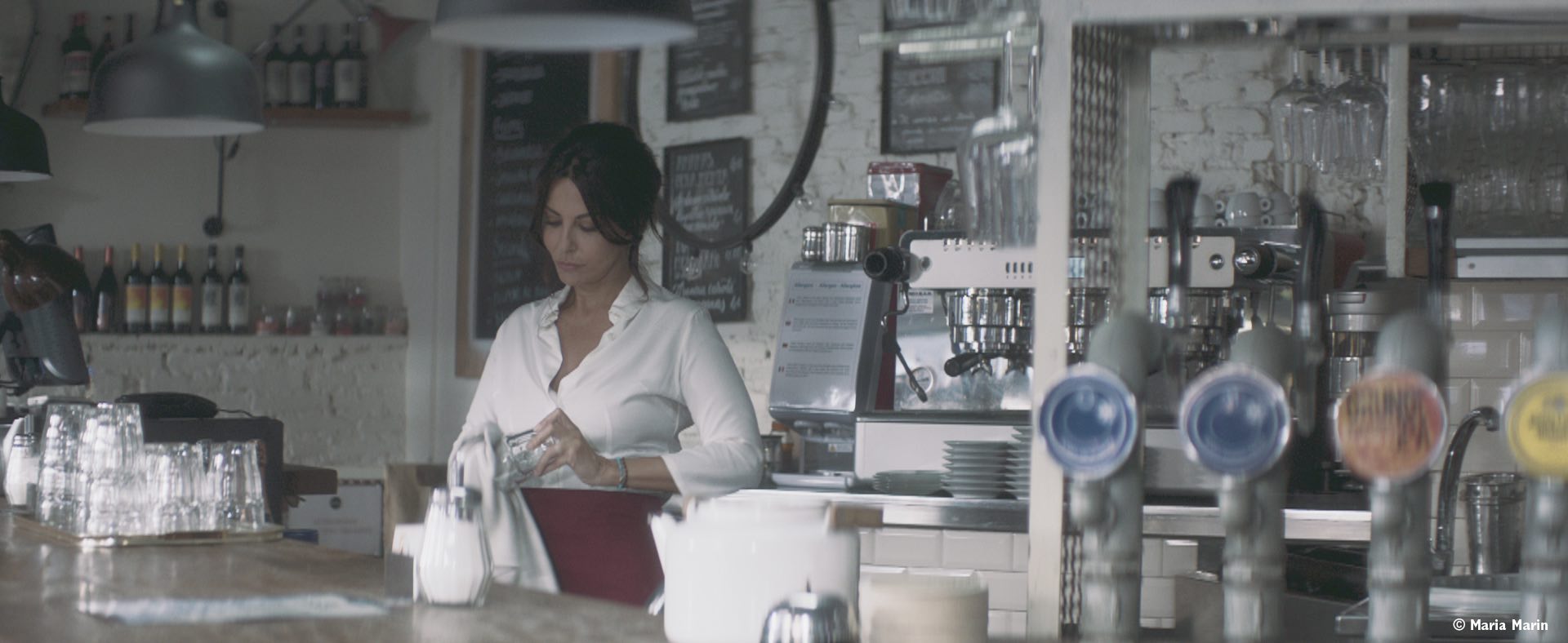 the place, paolo genovese, film, cinema, huis clos, metaphysique, bien et mal, valerio mastrandrea, marco giallini, vittoria puccini, the booth at the end