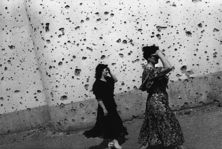 Thomas Dworzak, galerie, Magnum, photographie, photojournalisme, image, cliché, magnum gallery, exposition, photographies, parcours, biographie, caucase, géorgie, guerre, bombardements