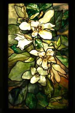 louis comfort tiffany, exposition, musée du luxembourg, art nouveau, arts and crafts, mark twain, new york, favrilis, magnolias, lampe, vitrail, vitraux, couleur 